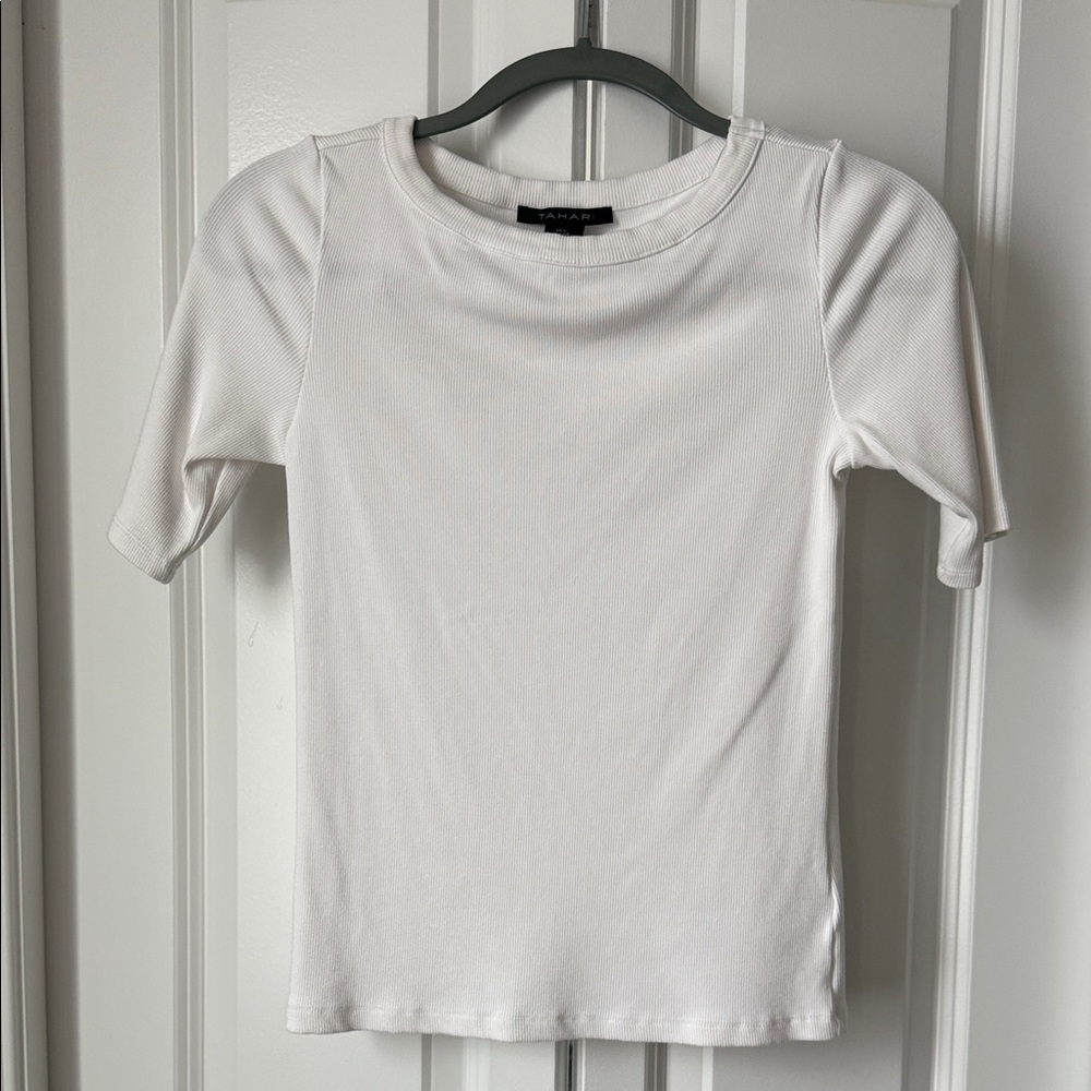 2 Tahari Classic Short Sleeve Top